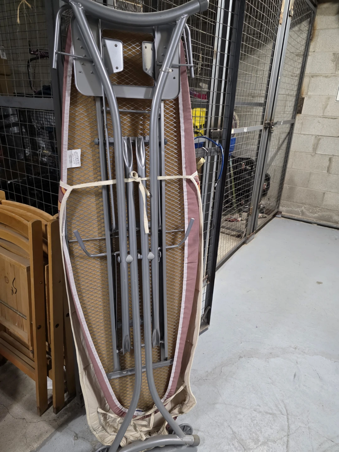 Iron stand - photo 2