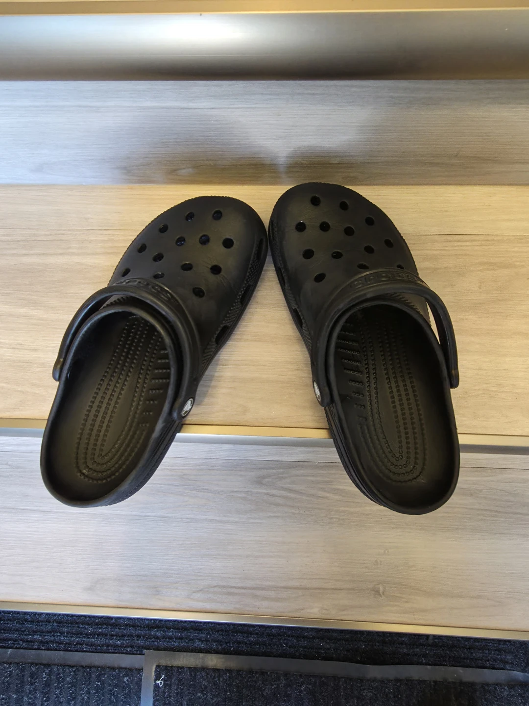 Crocs Clogs - Black (size: Men 7/Woman 9)