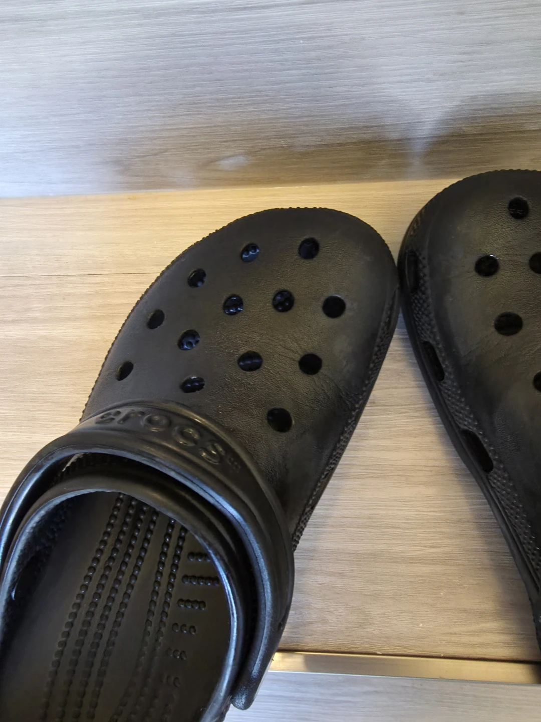 Crocs Clogs - Black (size: Men 7/Woman 9) - photo 3