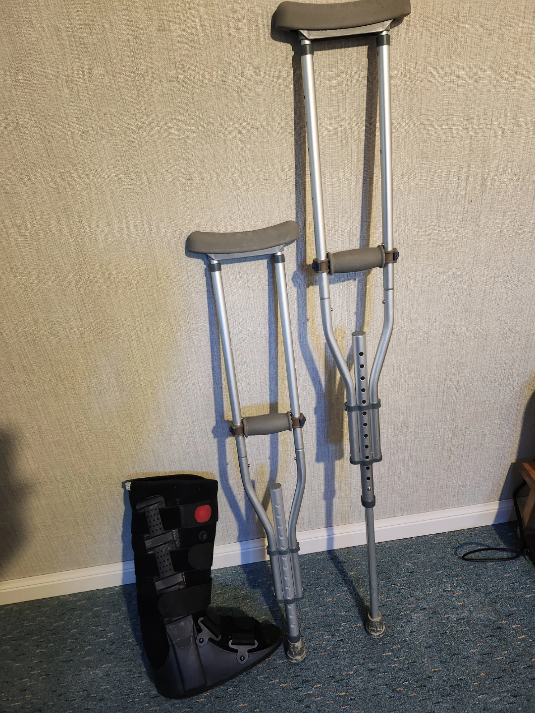Tall Walking Boot and crutches (adjustable) - photo 2