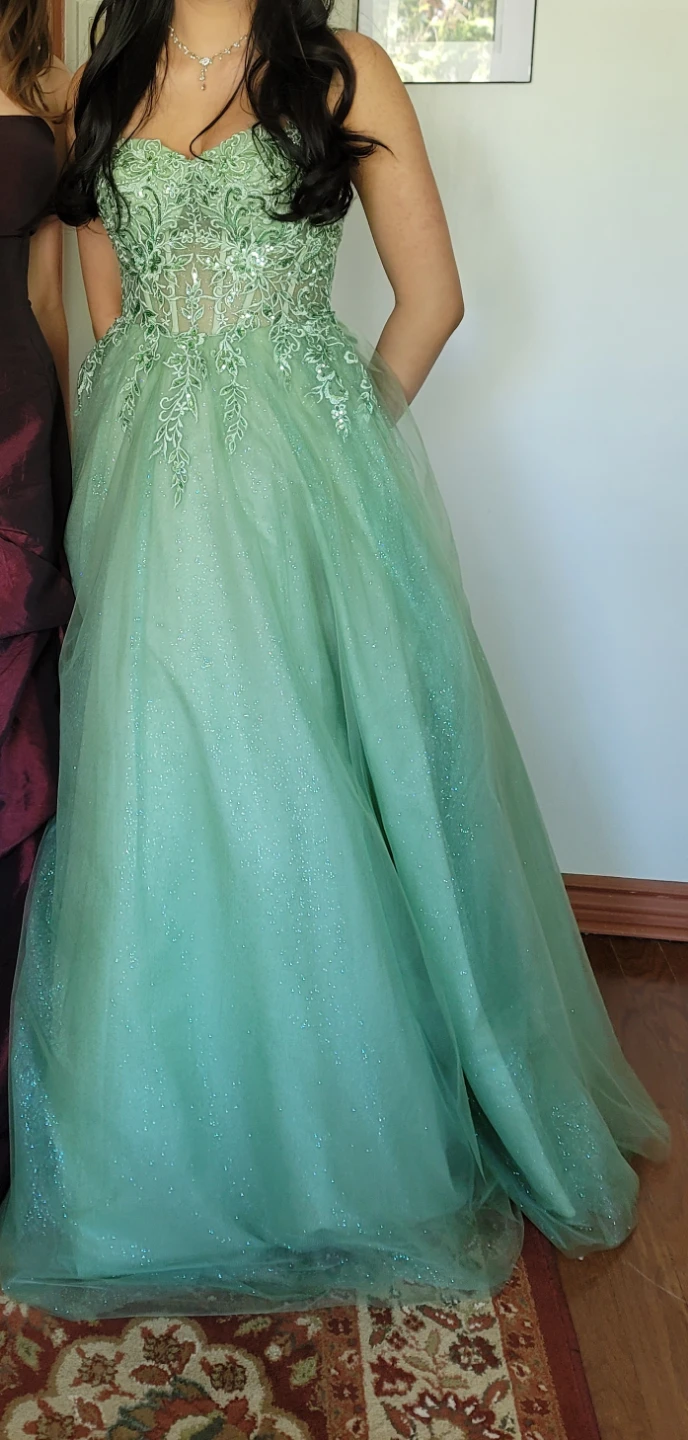 Sparkly Green Prom Dress - photo 2