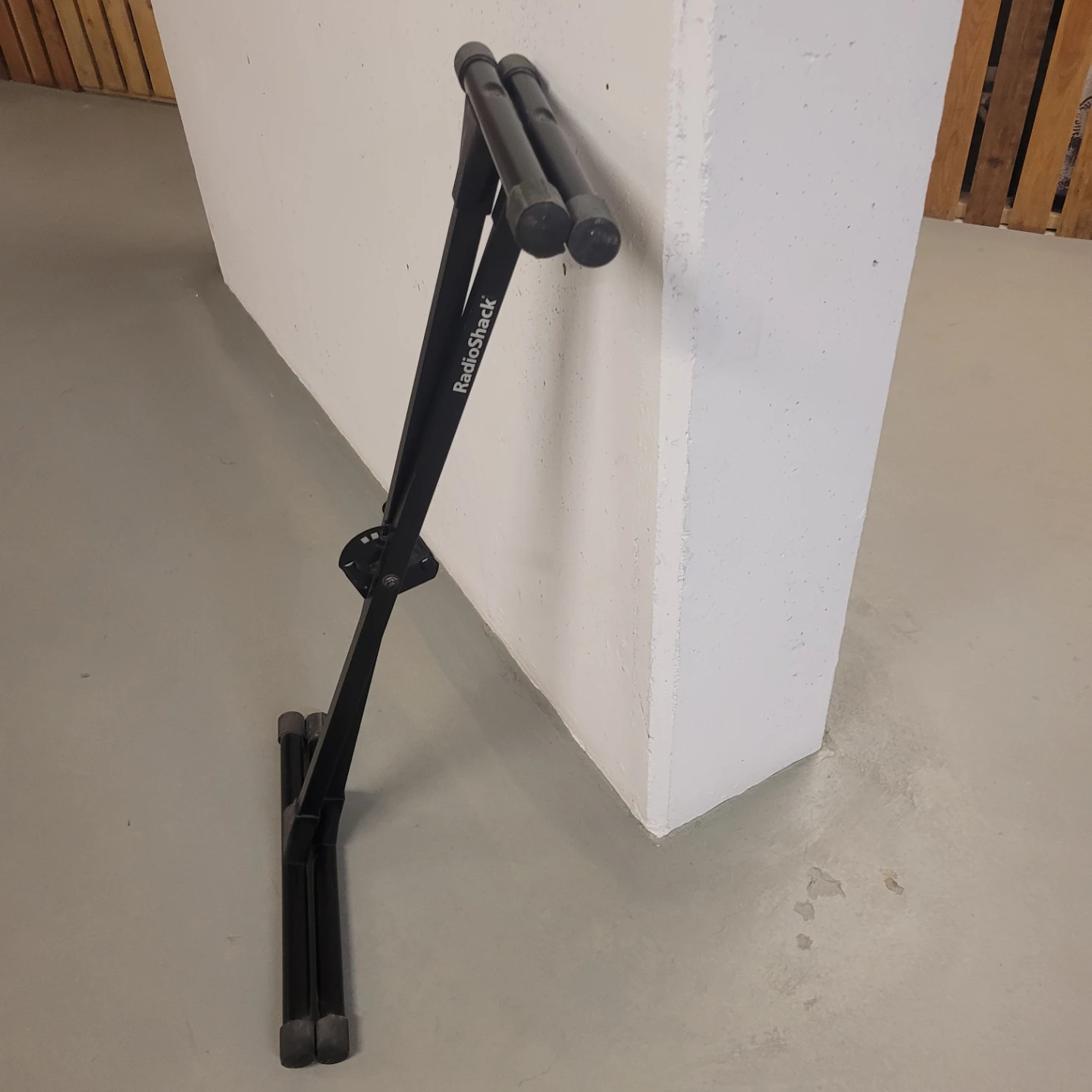 RadioShack Black X-Style Keyboard Stand - photo 3