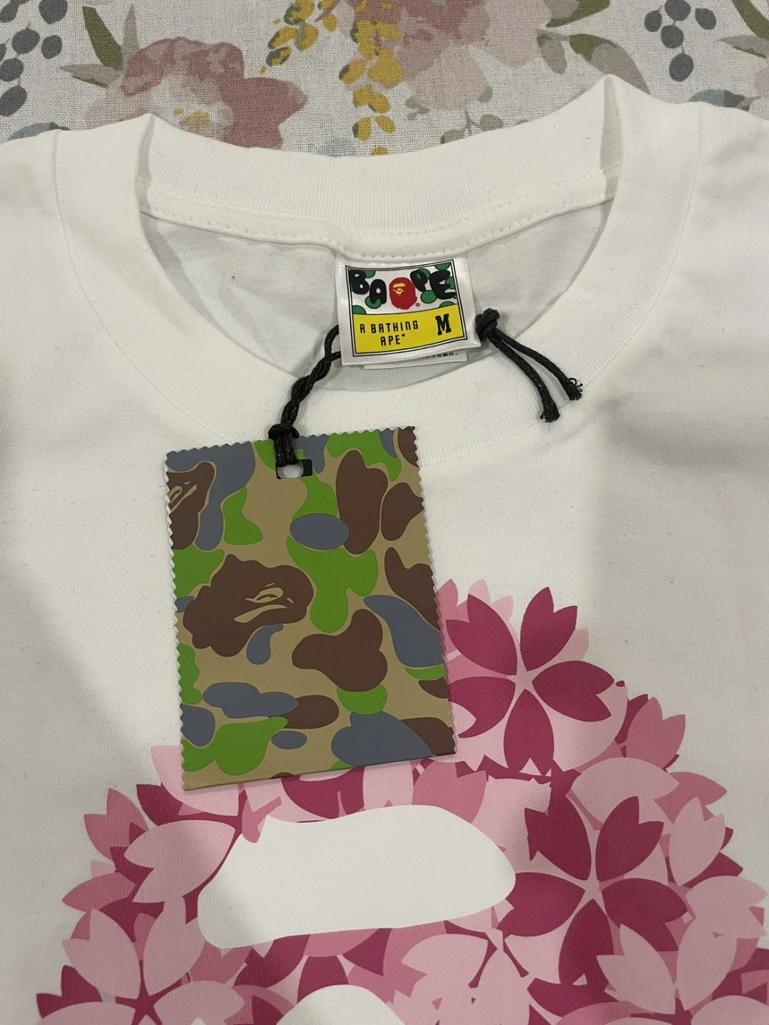 A Bathing Ape White Cherry Blossom T-Shirt - Size M - photo 4