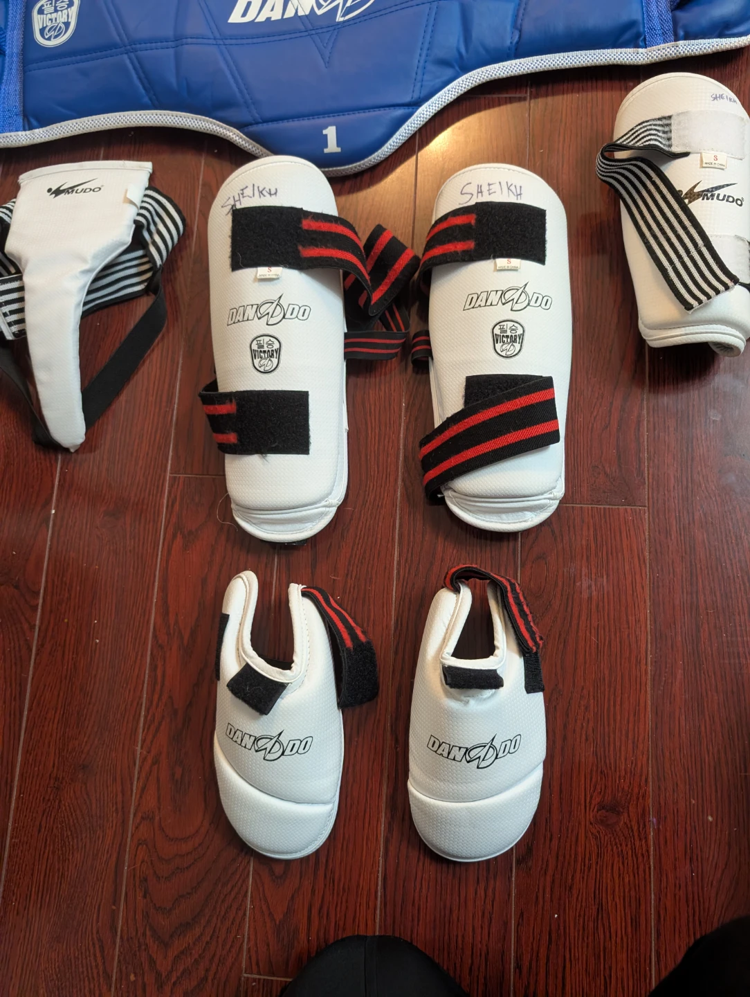 DAN-DO Taekwondo Sparring Gear Set with Bag - photo 3