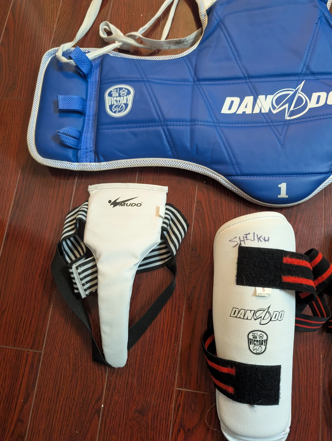 DAN-DO Taekwondo Sparring Gear Set with Bag - photo 4
