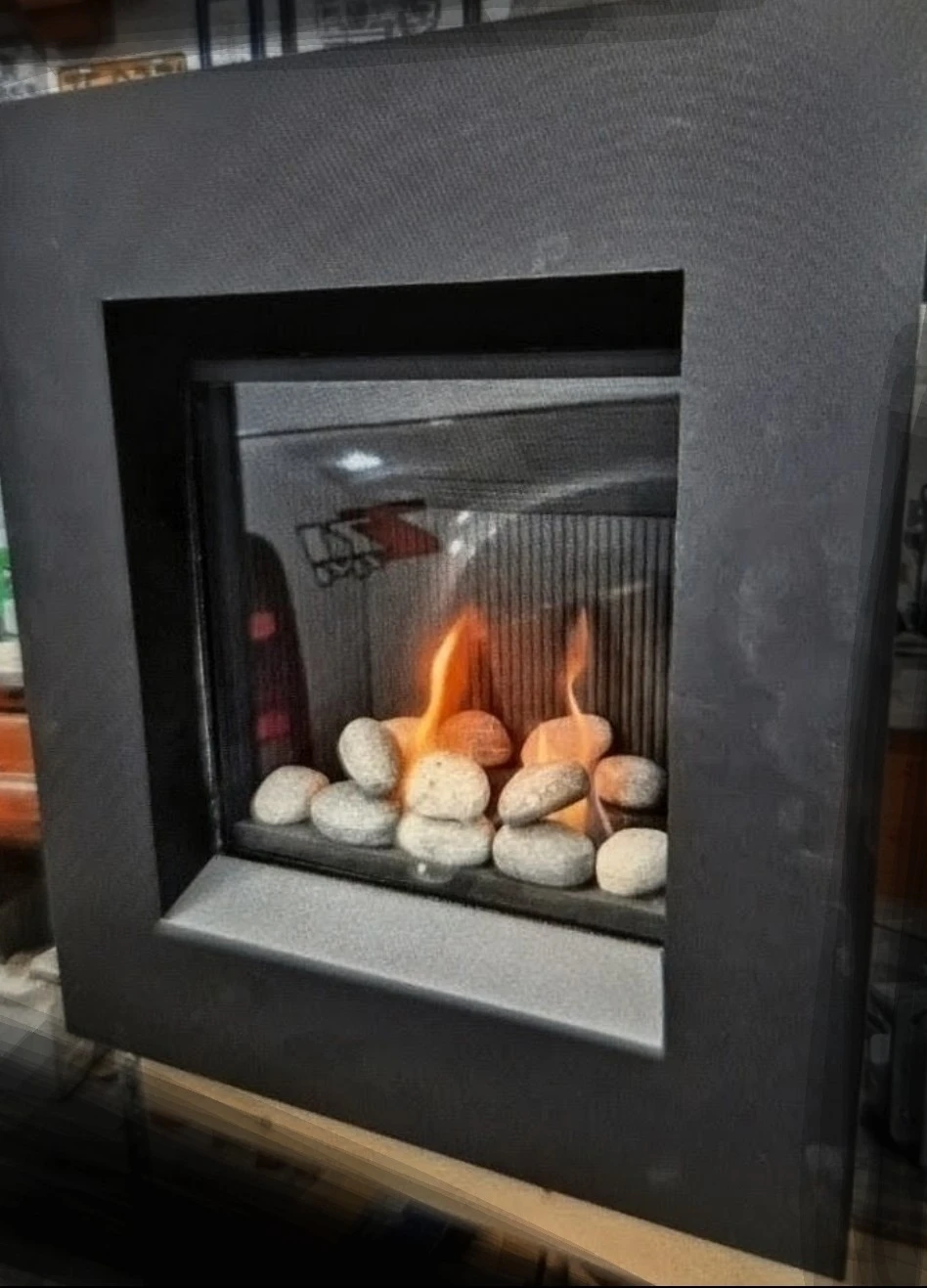Gas fireplace