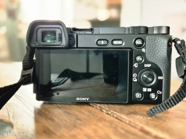 Sony Alpha a6100 Mirrorless Camera with 16-50mm Lens - photo 2