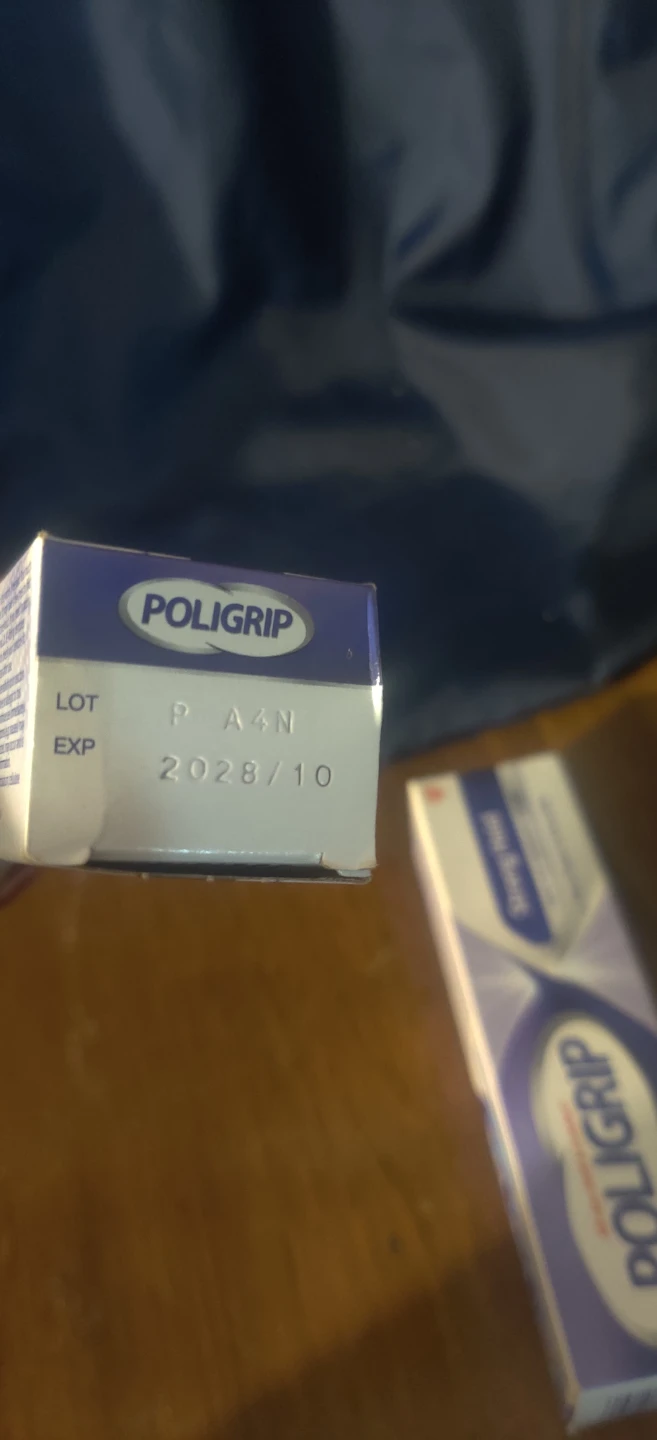 Poligrip Denture Adhesive Cream Strong Hold - 40gx2 - photo 5