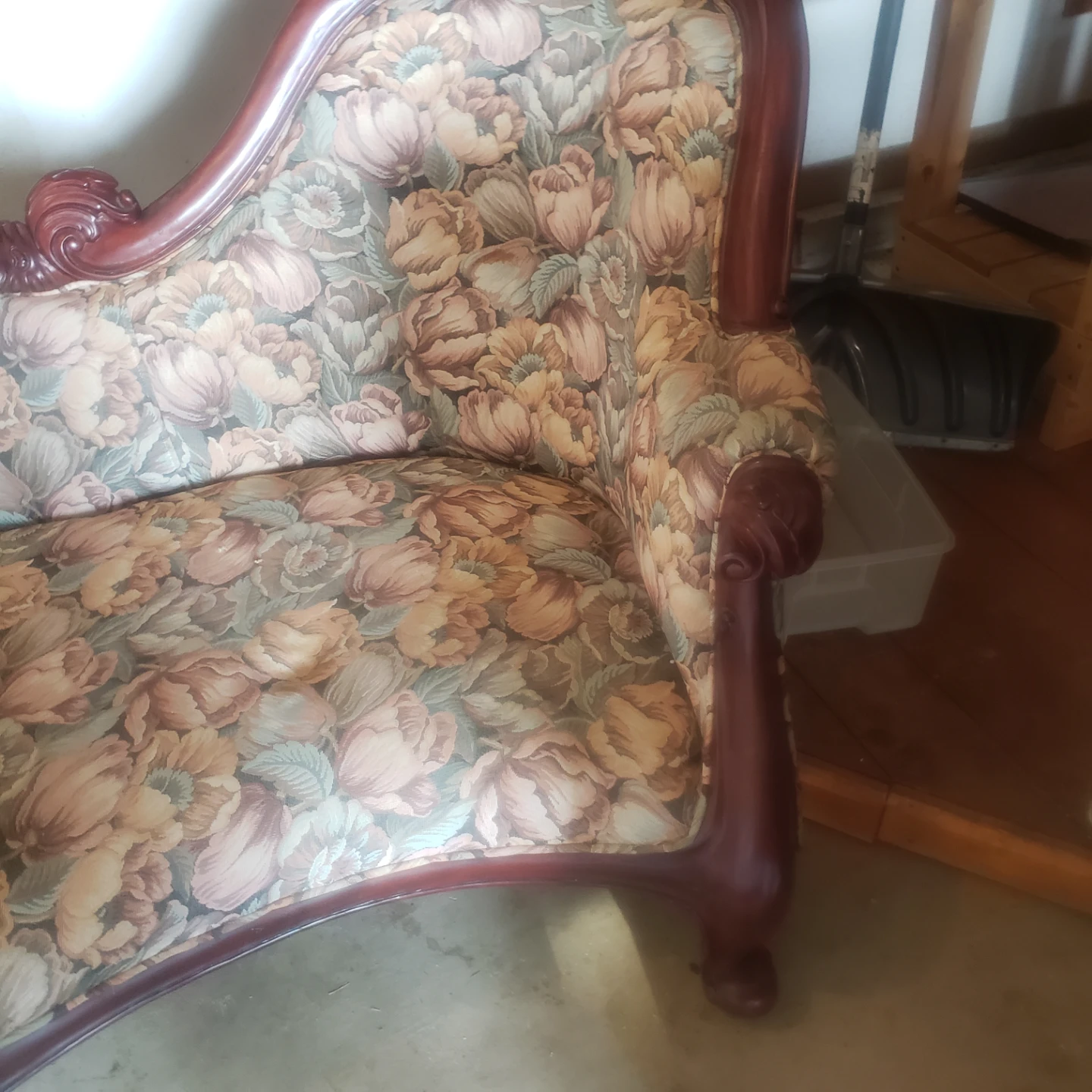 Floral Chaise Lounge with Wooden Frame - photo 2