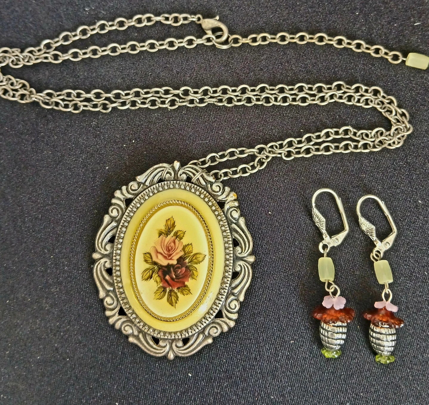 Rose Cameo Pendant Necklace and Earrings Set - photo 5