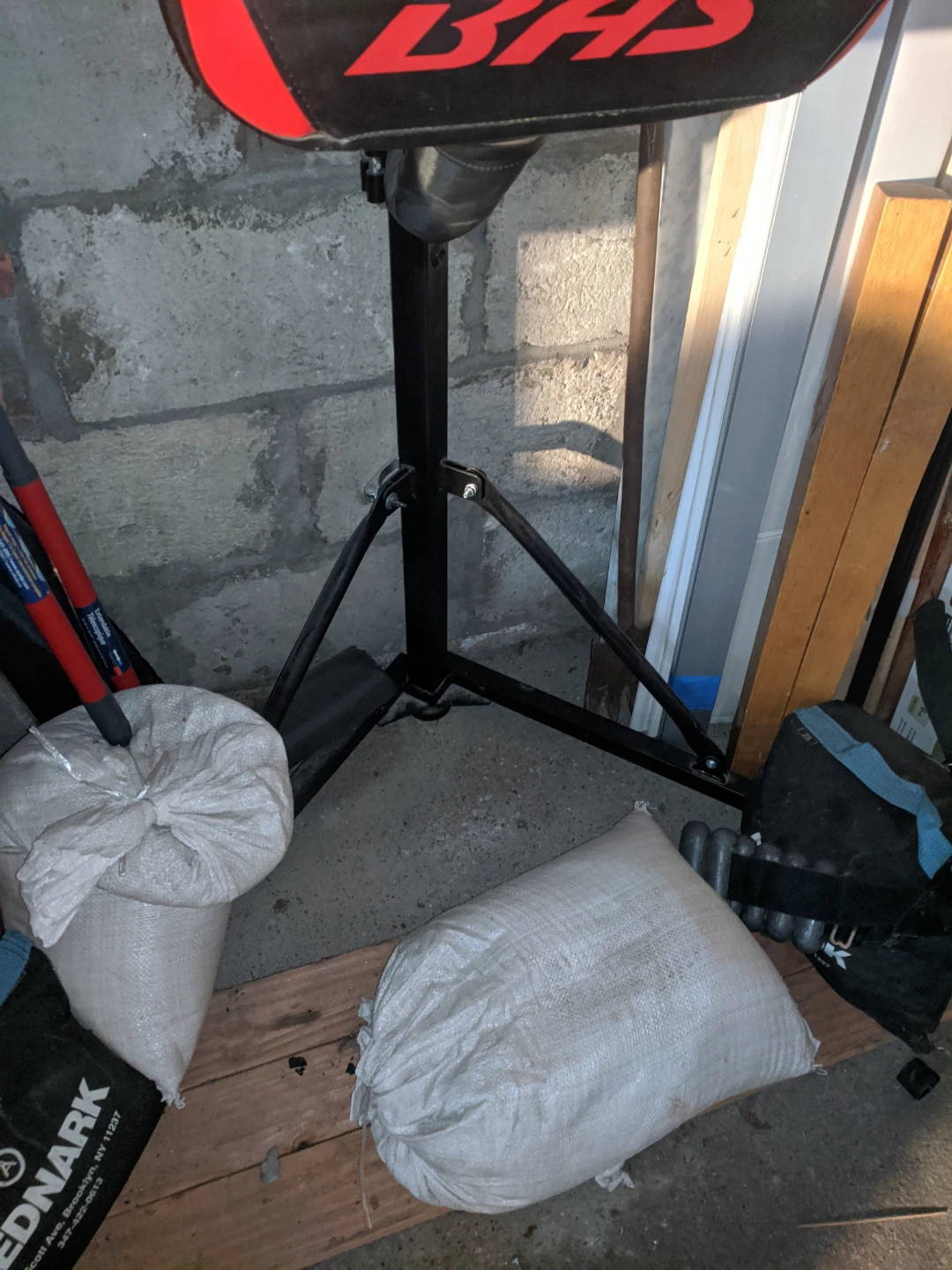 UFC BAS X2 Model - Premium Free-Standing Boxing Stand - photo 3