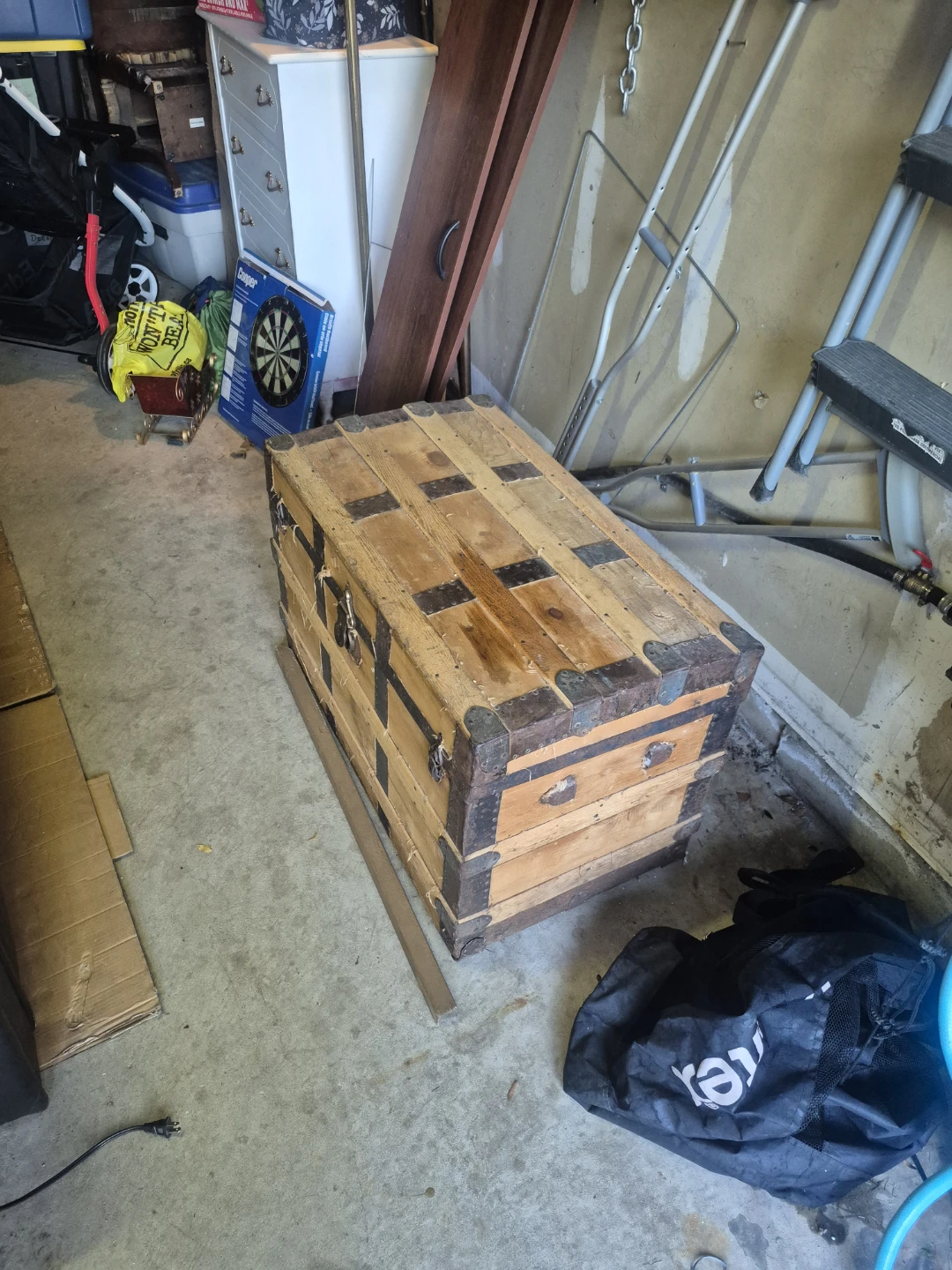 Vintage Wooden Trunk Chest - photo 2