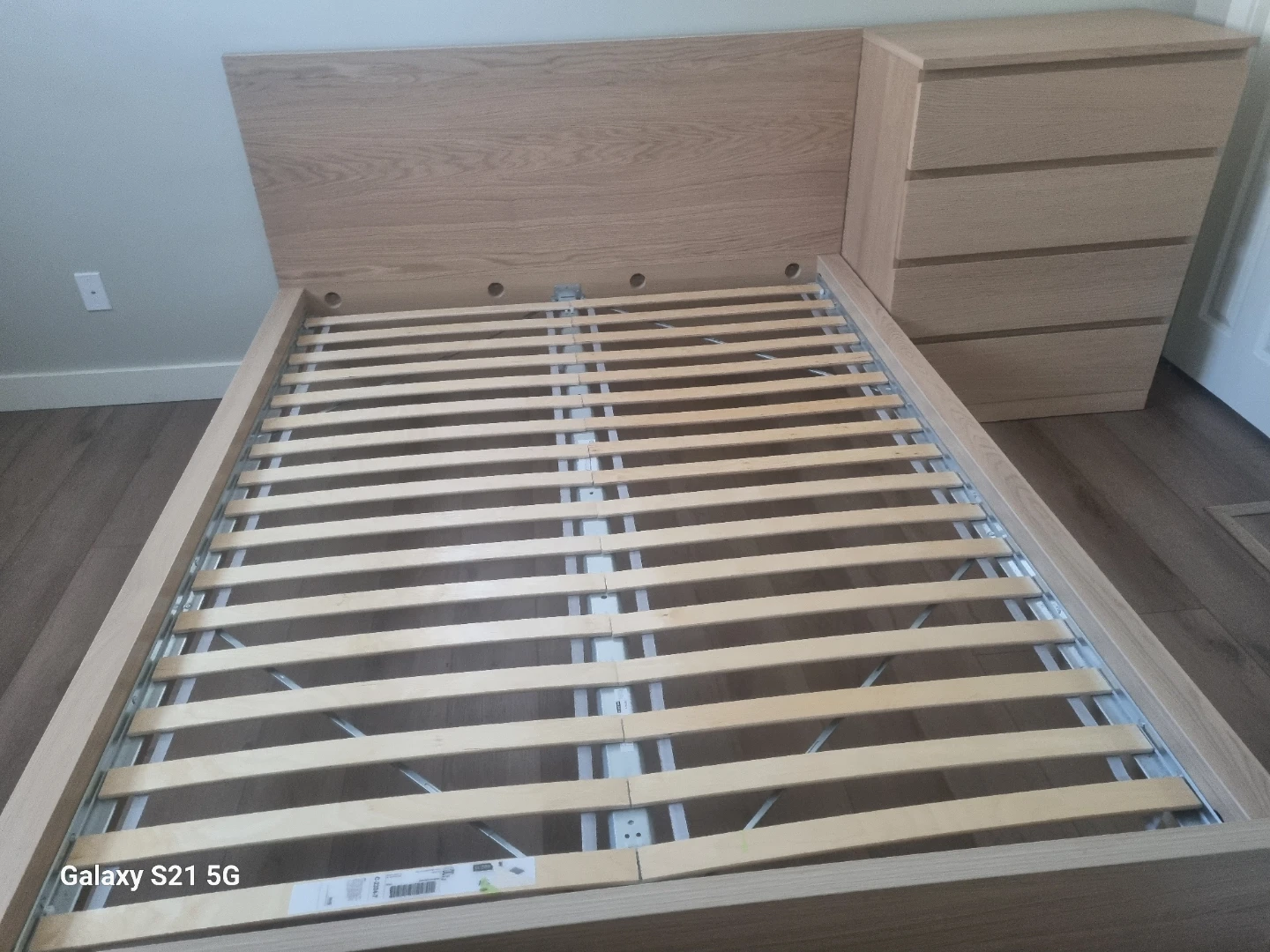 Queen Bedroom + dresser + mattress
