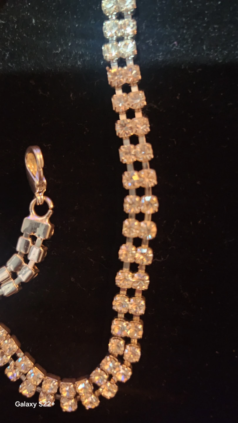 Clear rhinestone necklace non magnetic - photo 4