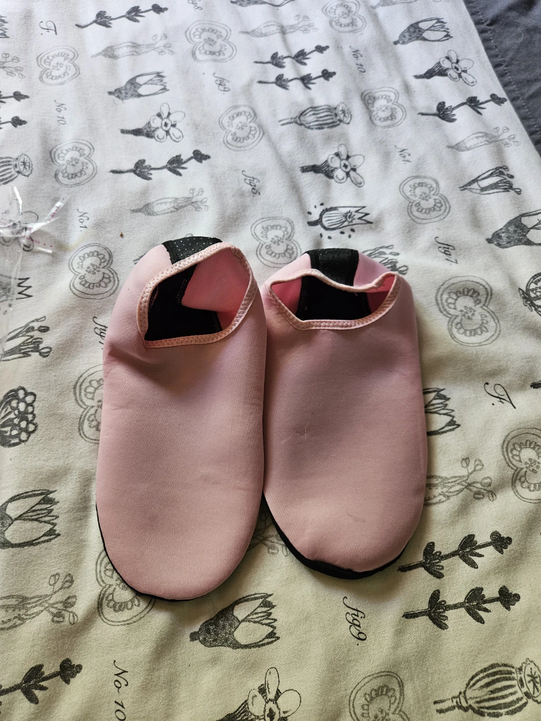 Pink Water Shoes Aqua Socks Size 11 womans - photo 2