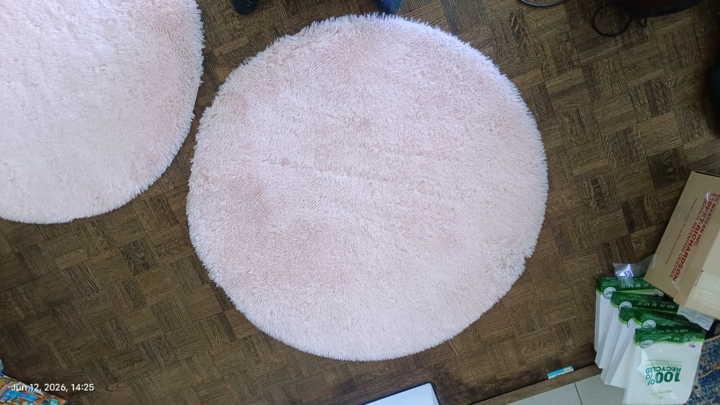 2 Pink Round Shaggy Rugs - photo 3
