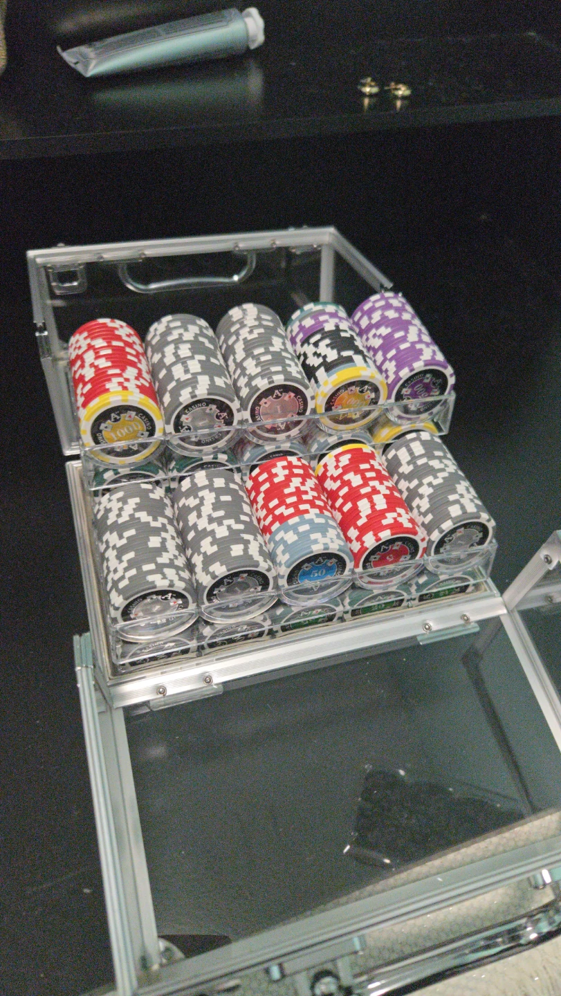 Casino Poker Chip Set with Case and lock 14 gram each 600 chips - photo 4