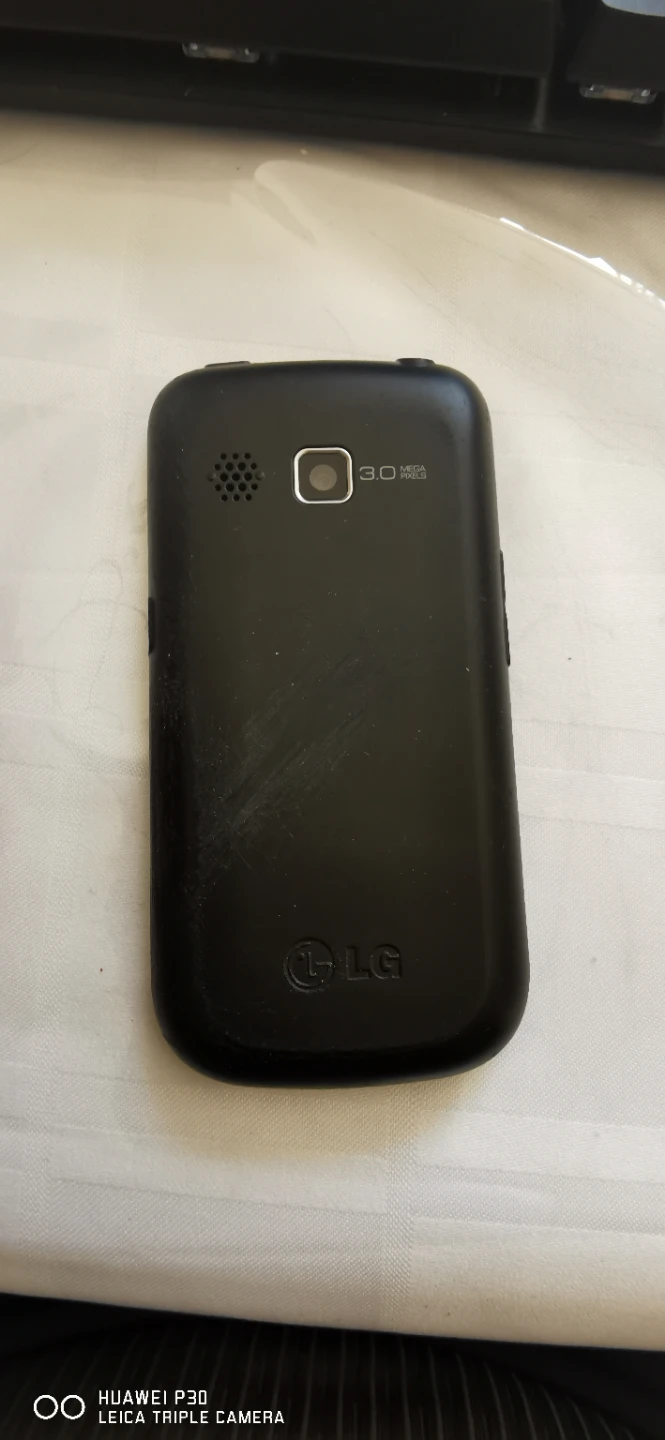 3G LG Phone with QWERTY Keyboard - photo 2