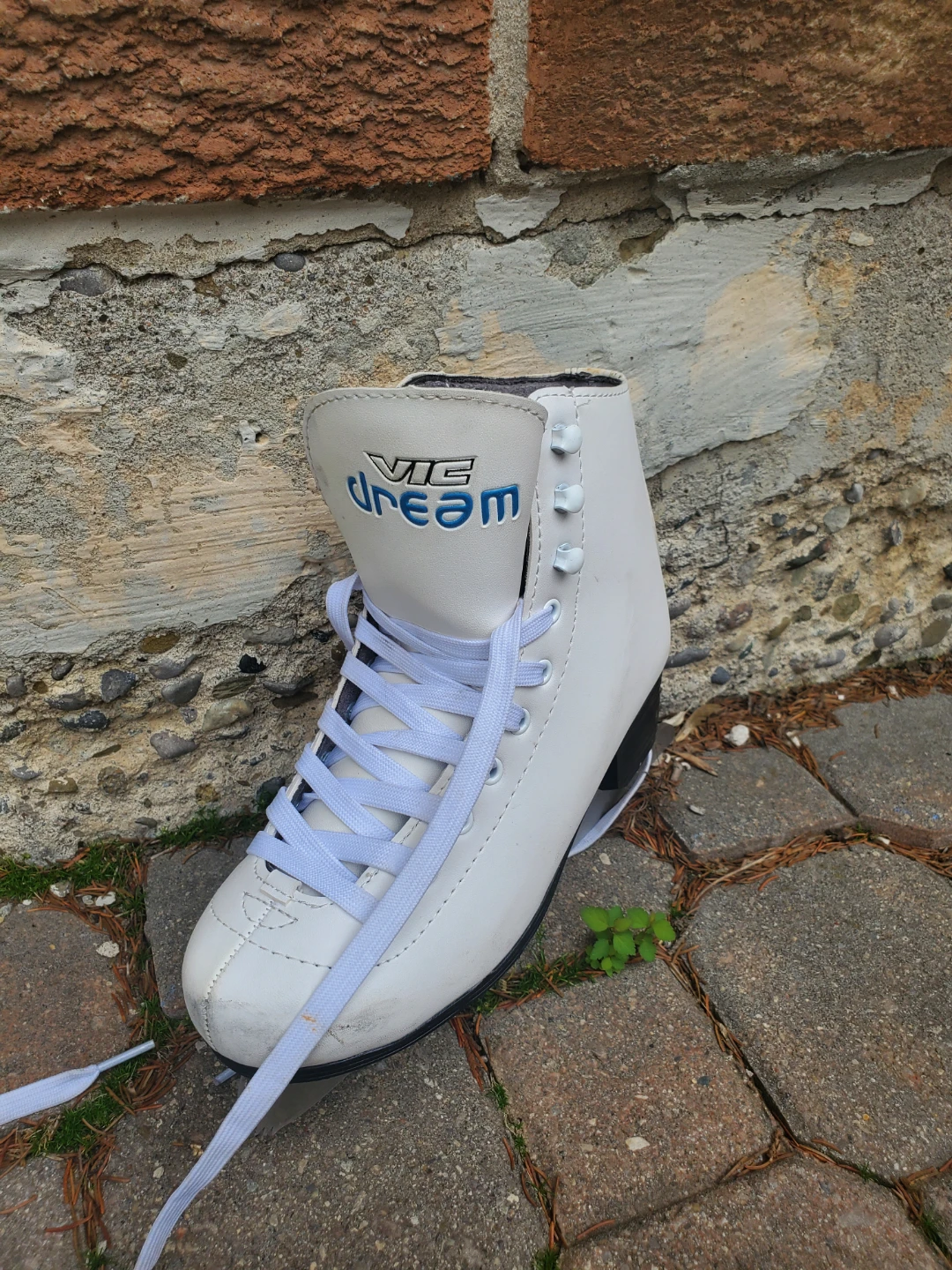 Vic Dream White Figure Skates - US Size 4 - photo 2
