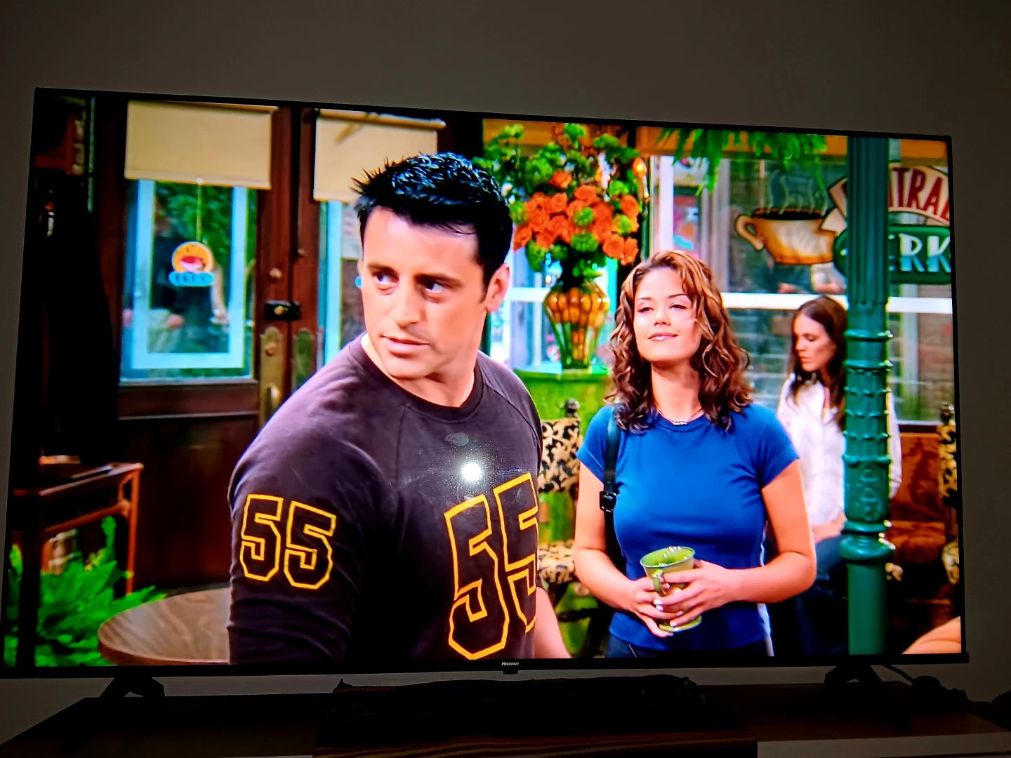 Hisense 75" QLED 4K UHD HDR10+ Dolby Vision 60Hz Google Smart TV - photo 4