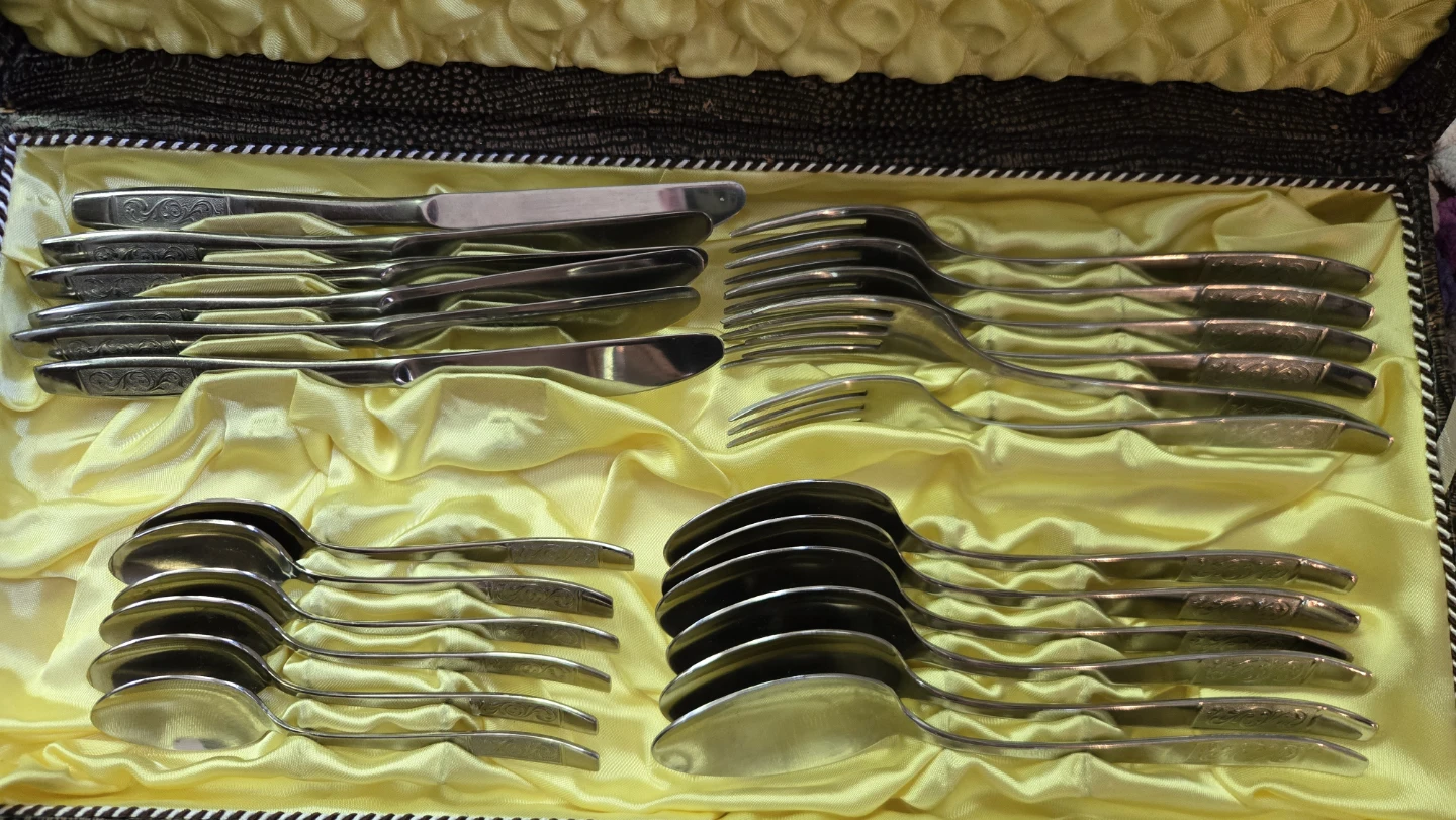 Flatware Set in Presentation Case - photo 3