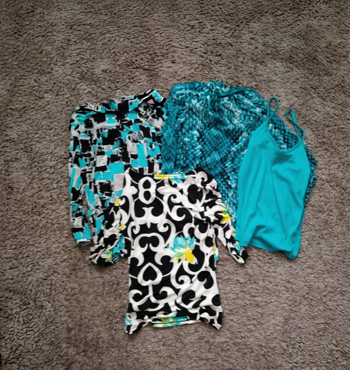 Bundle of three 2 Alfani blouses and 1 INC two-piece set Smalls - photo 2