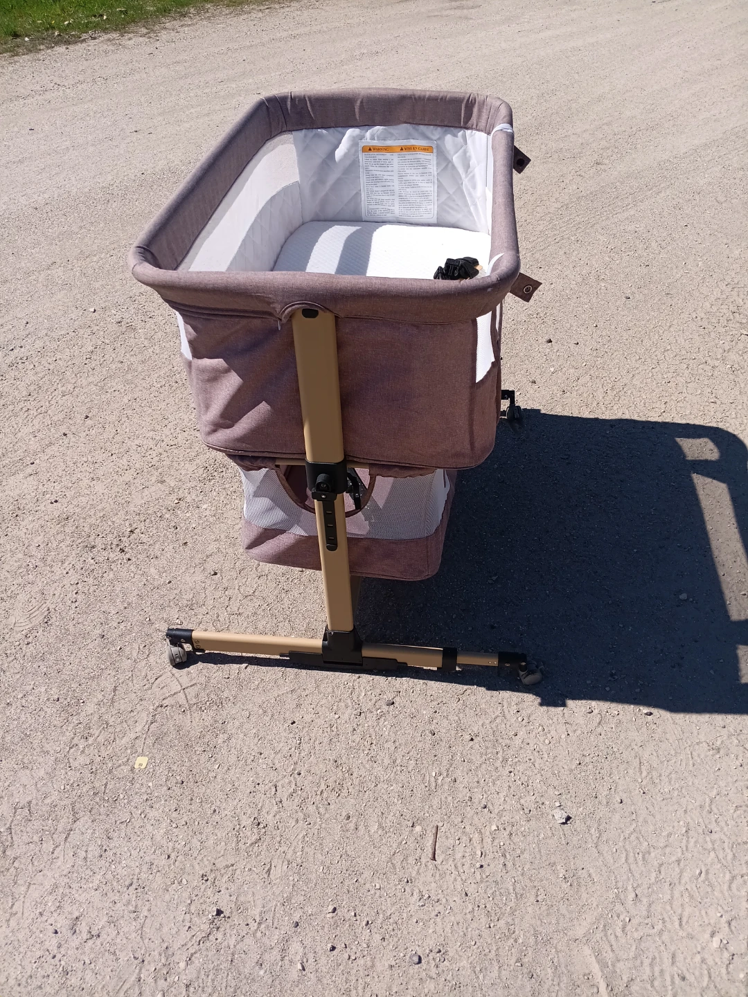 Brown Bassinet with Wheels - photo 3