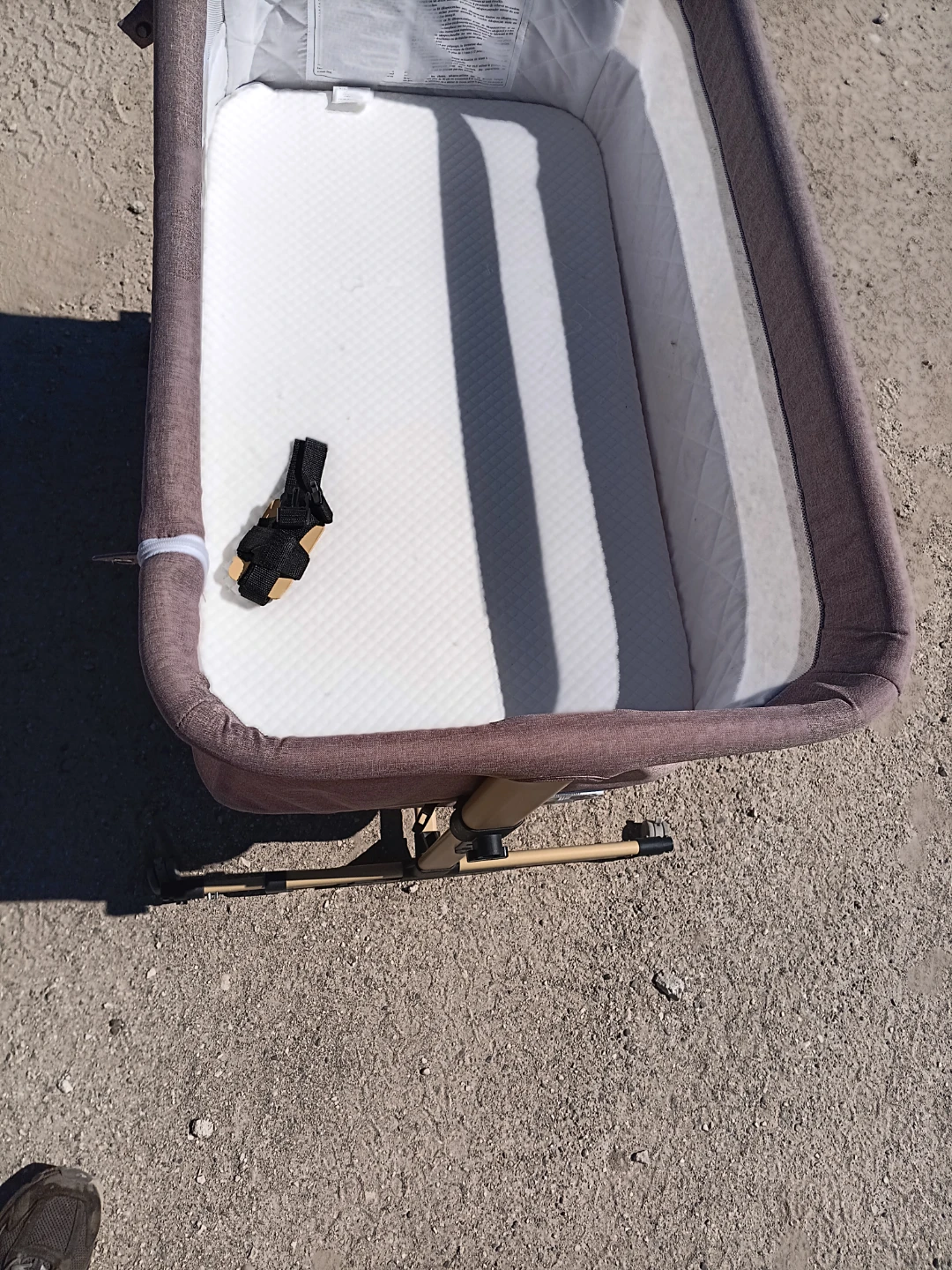 Brown Bassinet with Wheels - photo 5