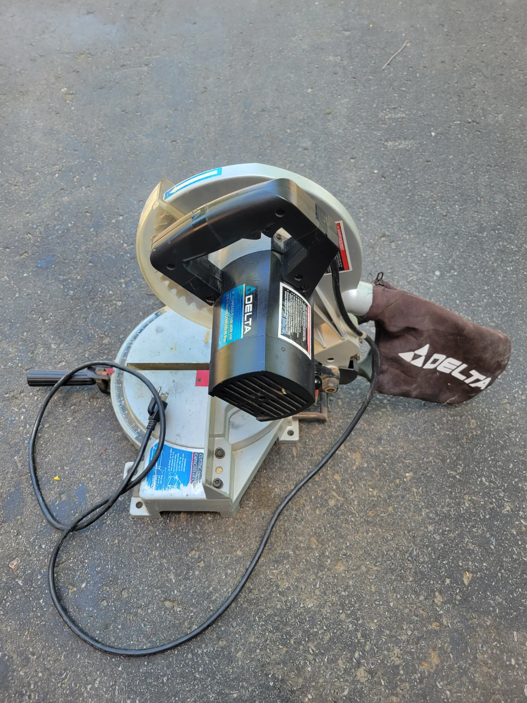 10: Delta Compound Miter Saw - photo 4