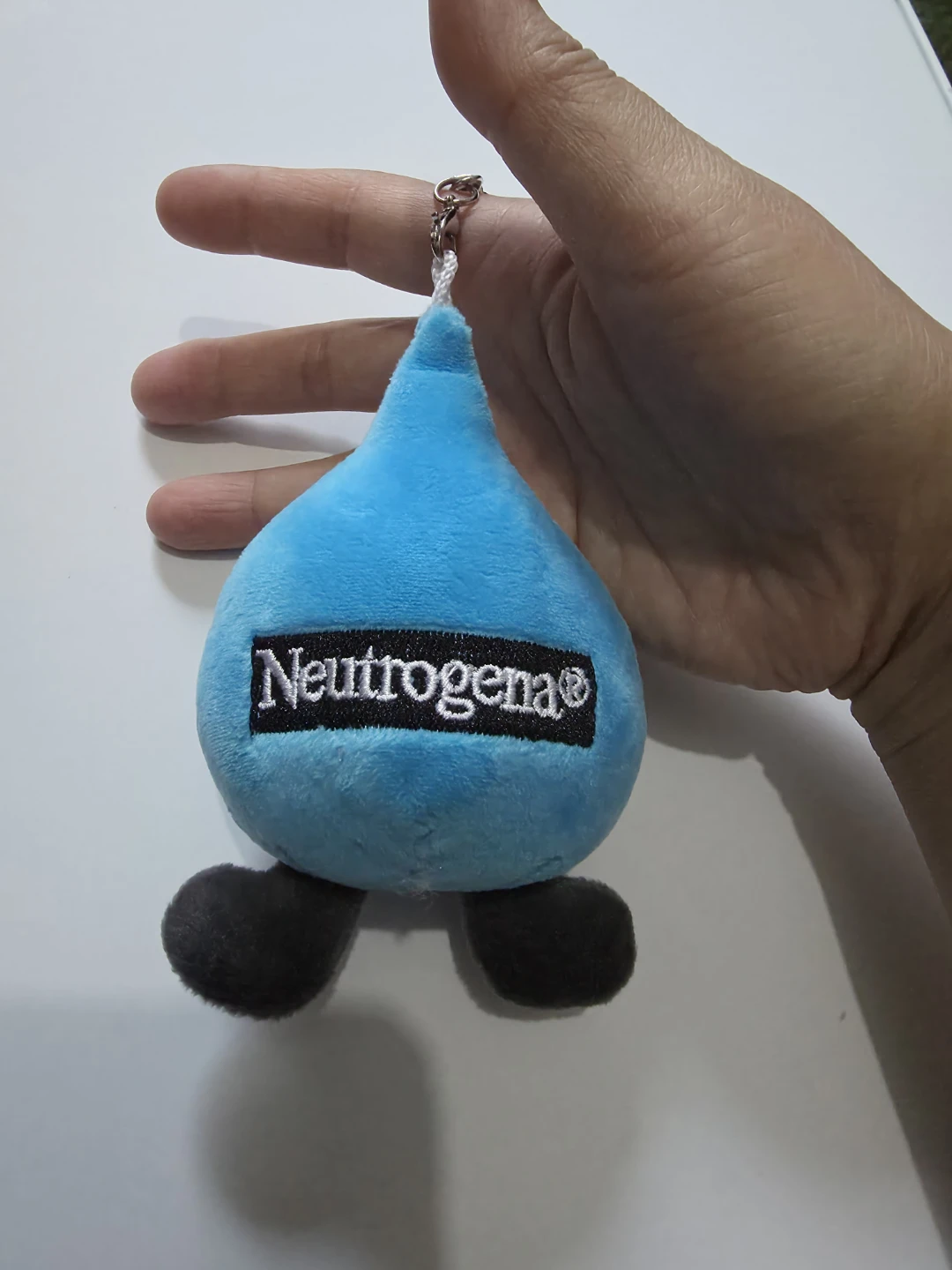 Neutrogena Plush Water Drop Keychain ⚽️ - photo 2