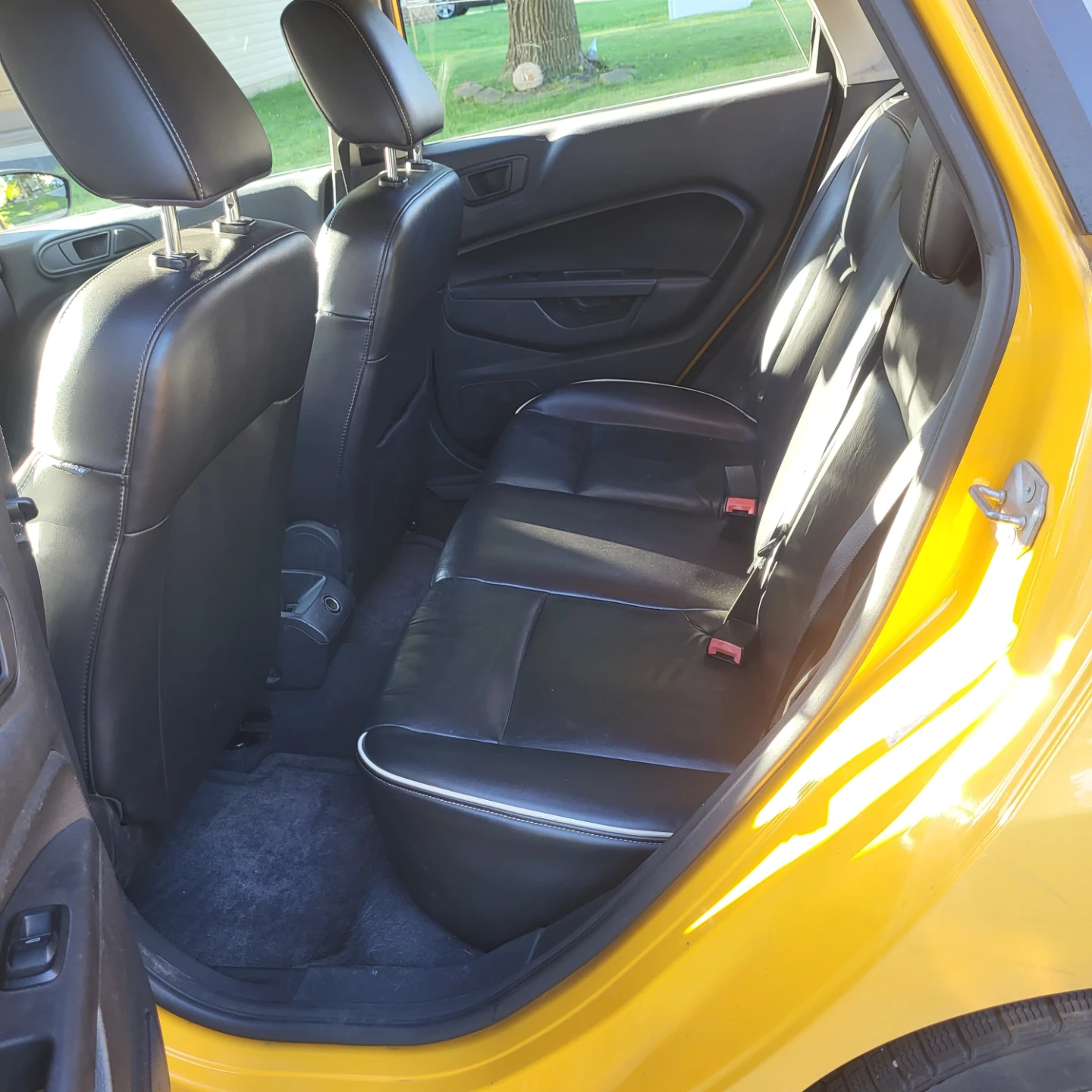 Ford fiesta 2011 - photo 2