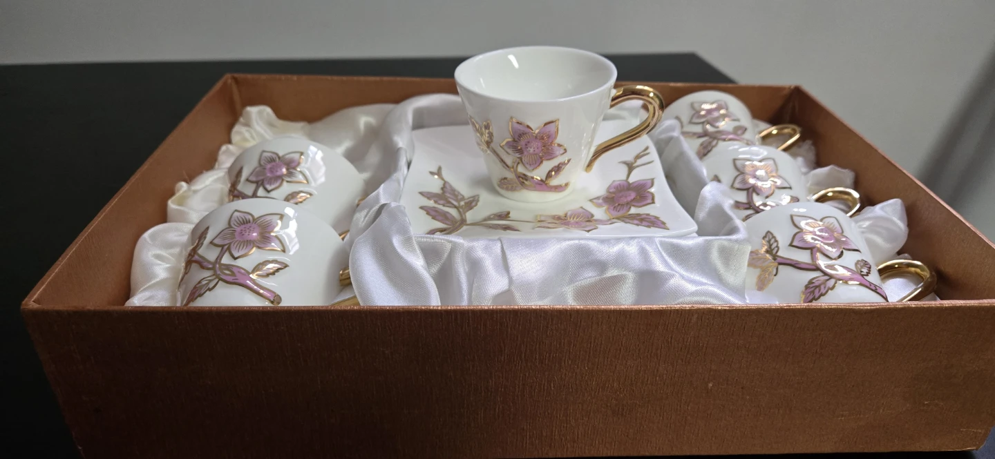 Set of 6 Coffee Cups and Saucers with Gold Trim - photo 2