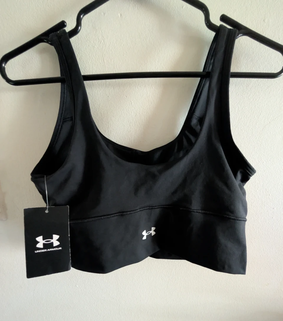 ⚽ Under Armour Black Sports Bra size S with built in bra - photo 5