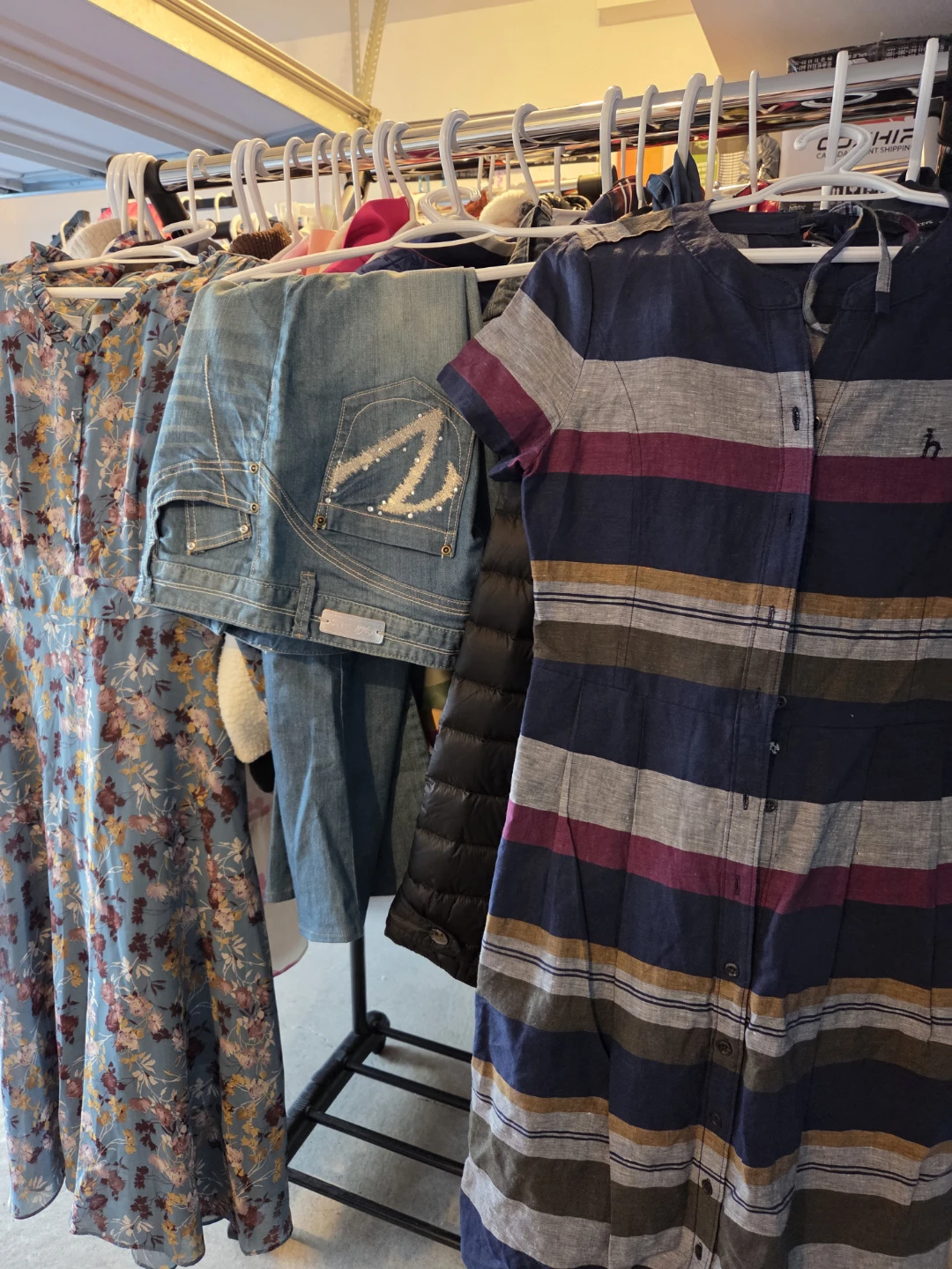 Garage Sale (multiple units) on June 13 (Sat) - photo 4
