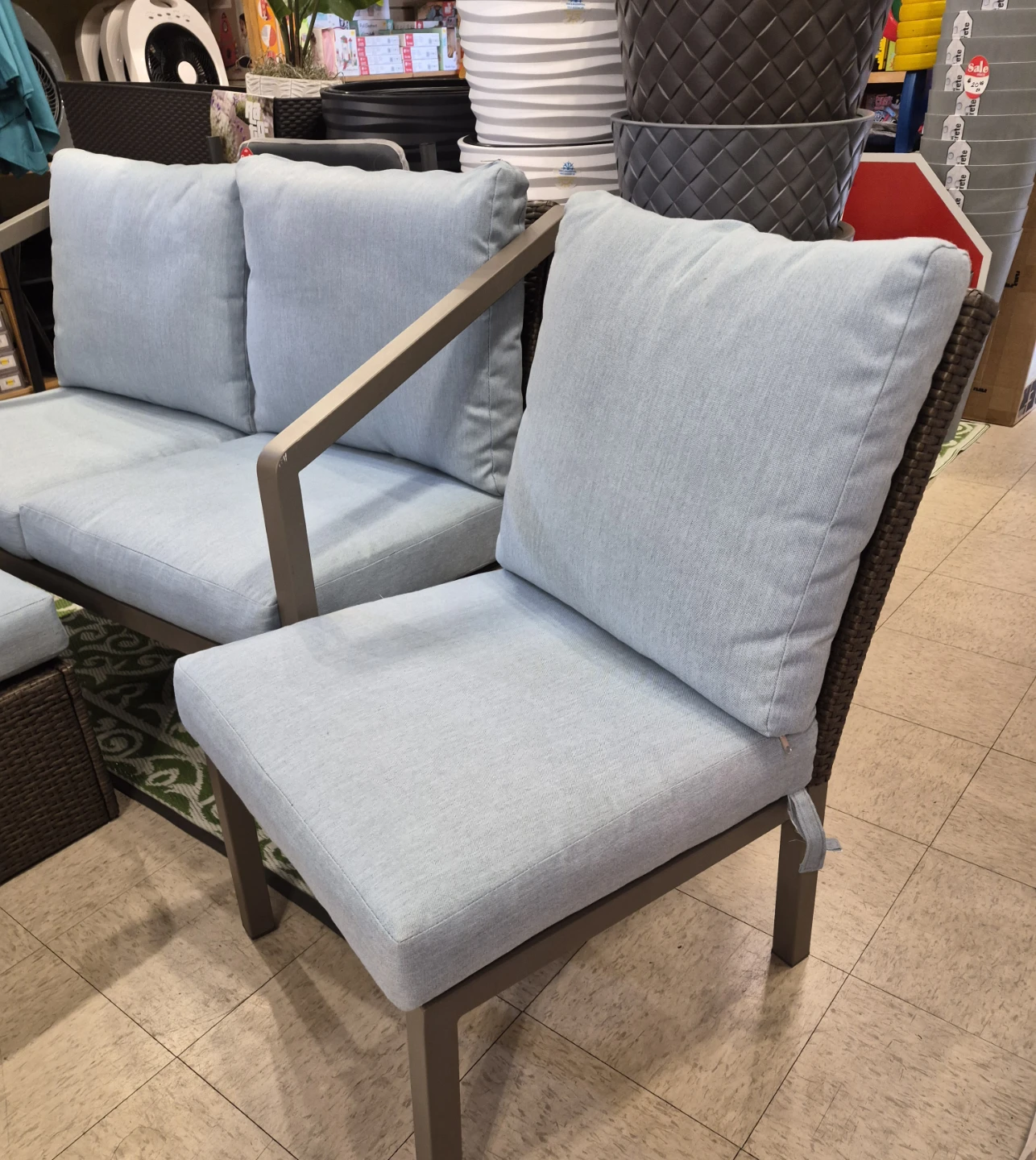 New 4 piece Outdoor Patio Furniture Set with light blue Cushions - photo 3