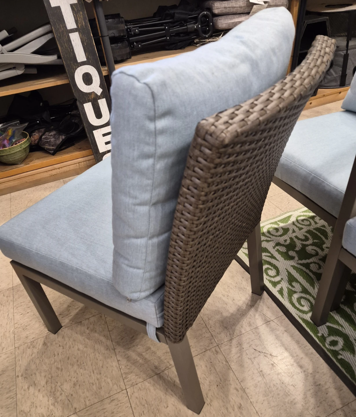 New 4 piece Outdoor Patio Furniture Set with light blue Cushions - photo 4
