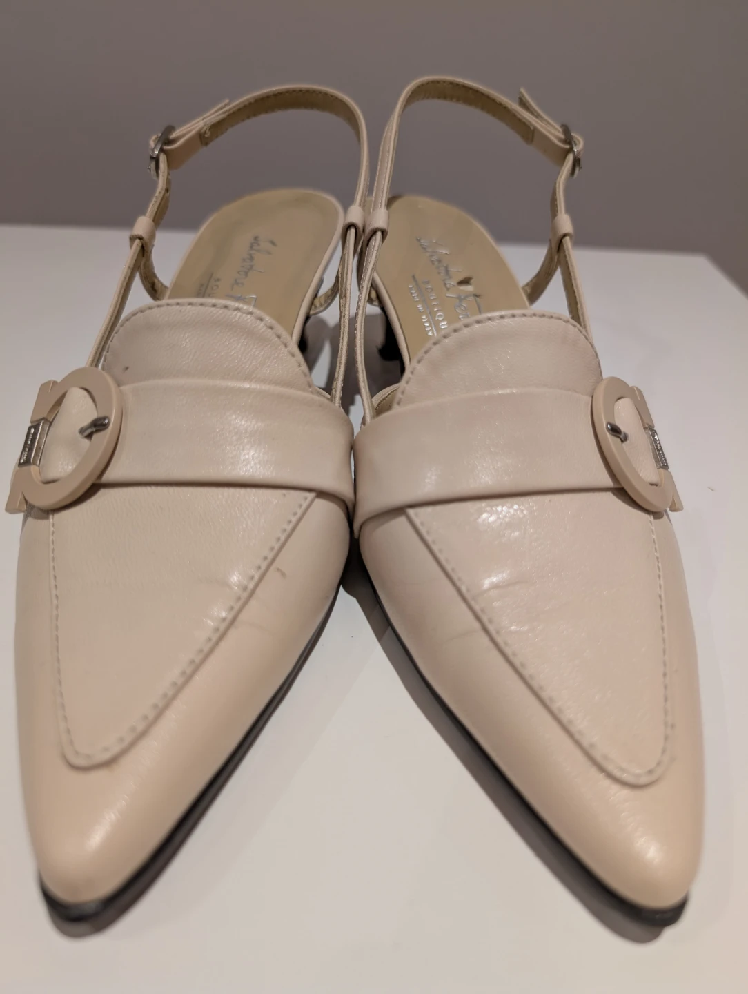 Authentic Salvatore Ferragamo leather slingback heels 6.5 - photo 2