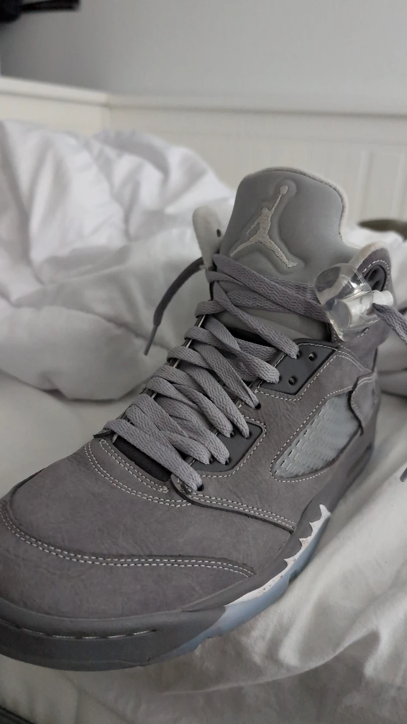 Air Jordan 5 Wolf Greys size 10 lightly used. Sold out - photo 2