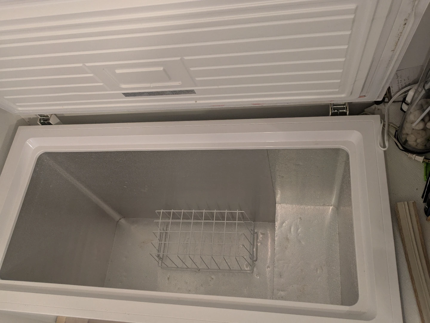White Chest Freezer with Wire Basket - photo 2