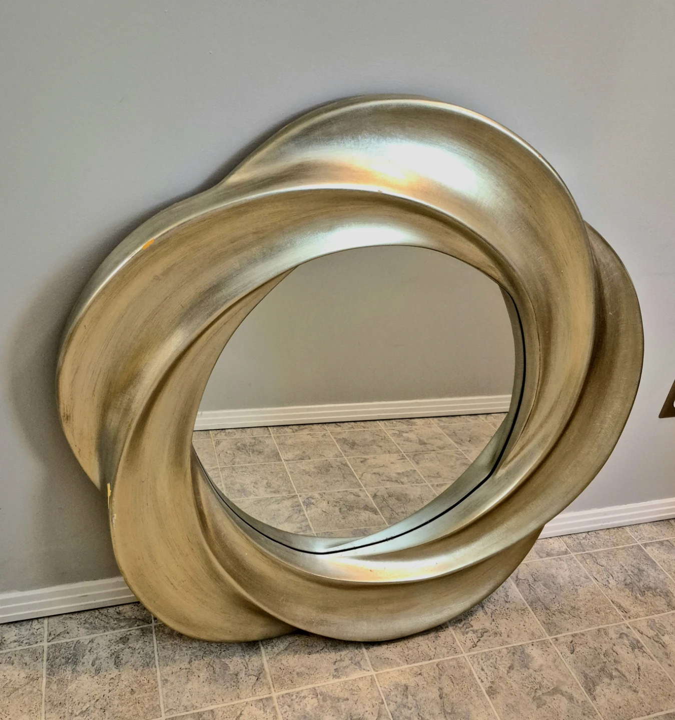 Unique Swirl Accent Mirror
