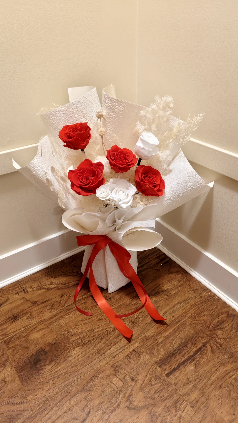 Preserved Rose Bouquet