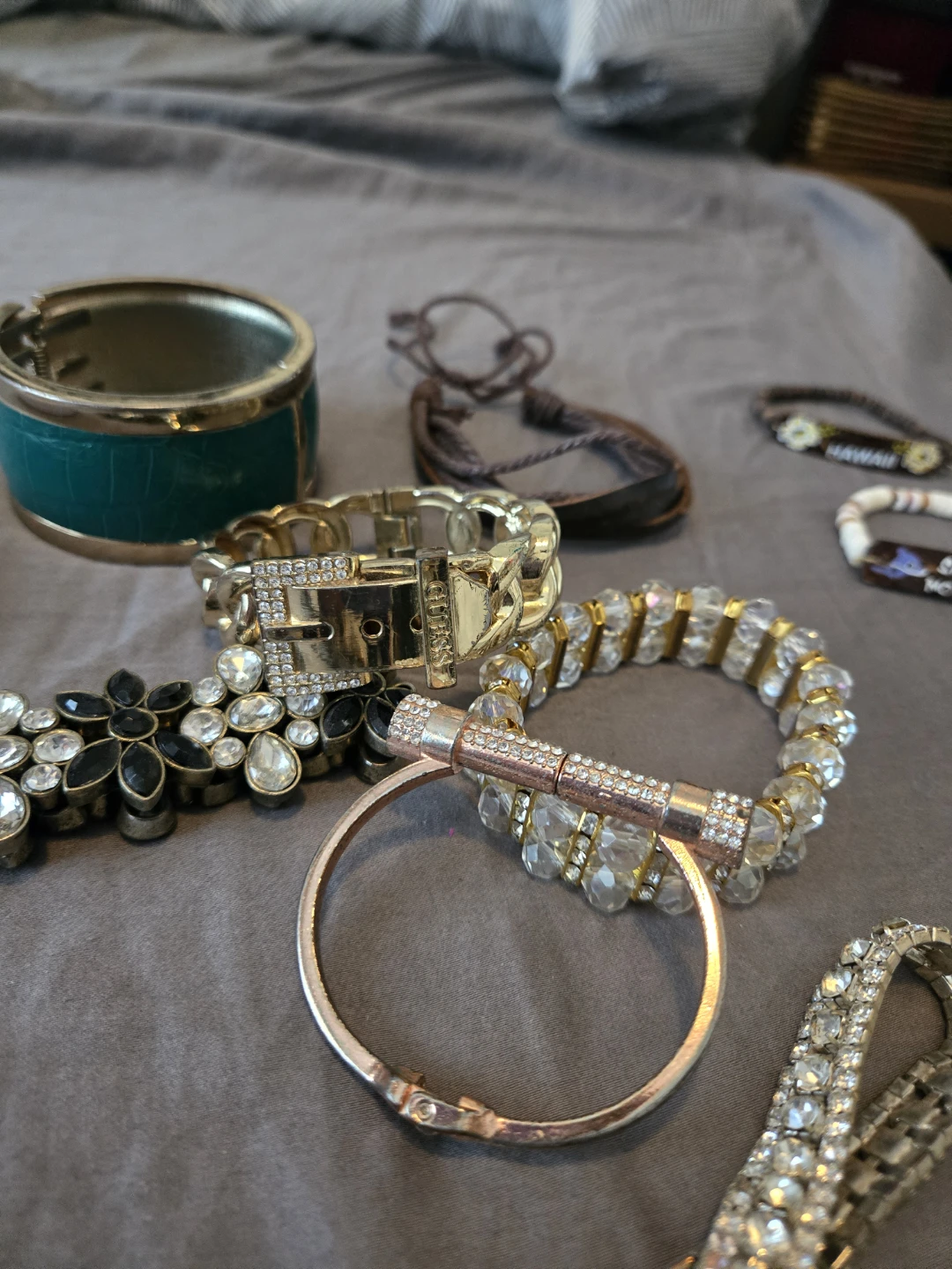 Bracelet haul incl. Moschino, Guess - photo 3