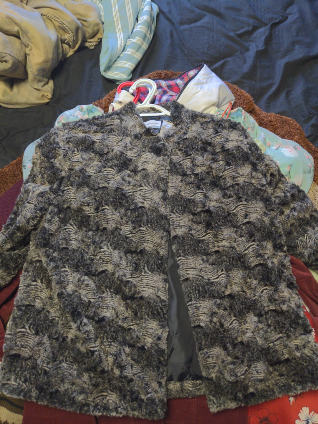 Women's clothing - photo 4