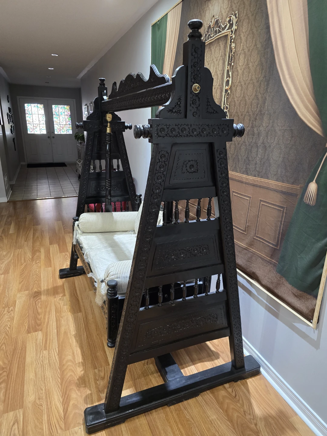 Jhoola - Ornate Black Wooden Indoor Swing with Cushions - photo 4