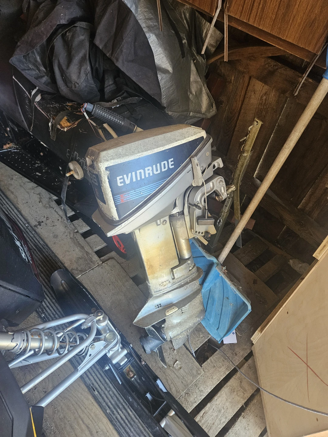 Evinrude 9.9 Outboard Motor