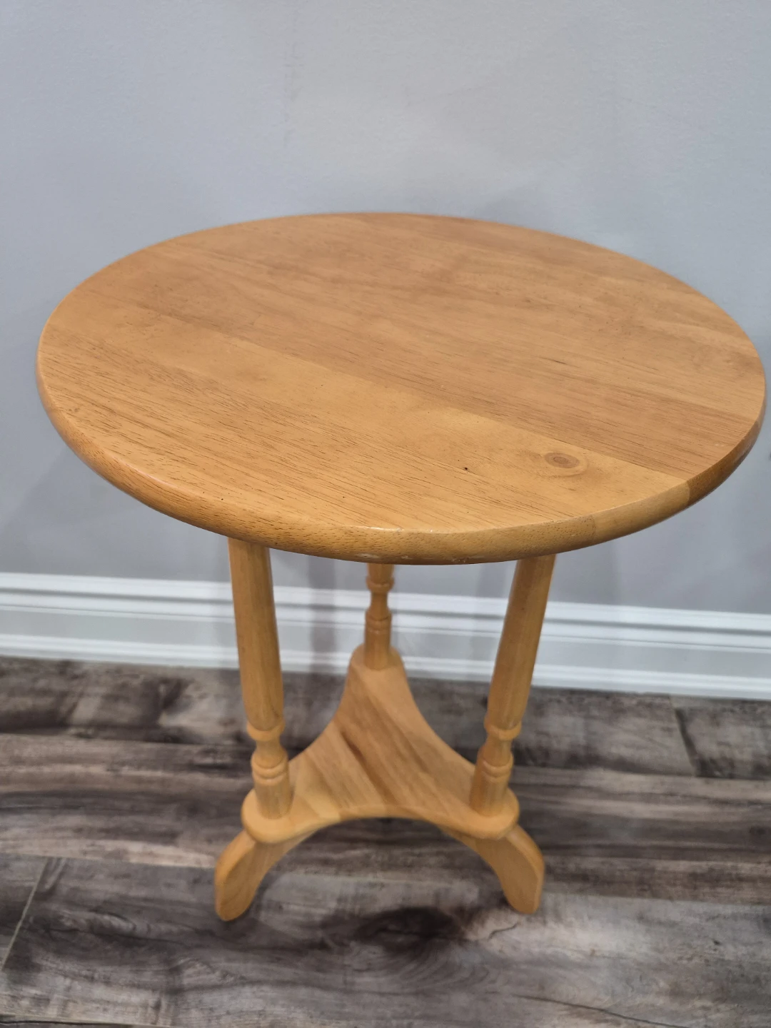 ⚽ Wooden Accent Table - photo 3