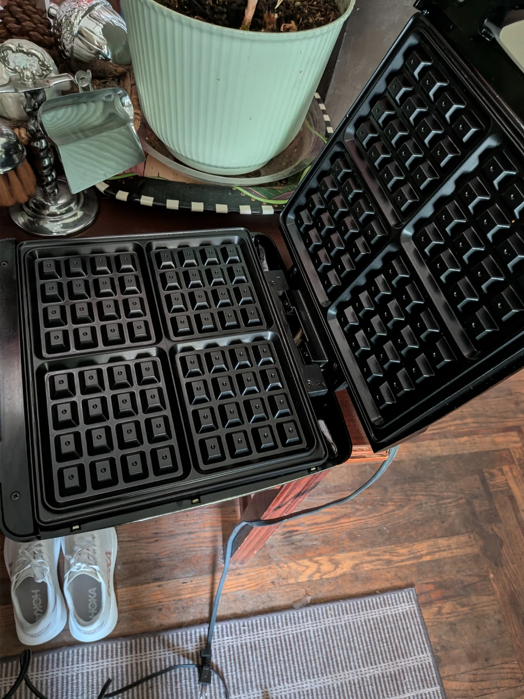 Philips Deluxe 4 Slice Wafflemaker HL5360 - photo 2