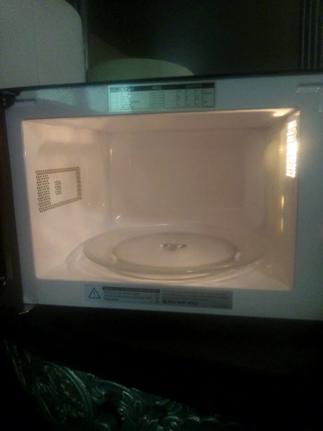 Comfee Microwave Oven - photo 2