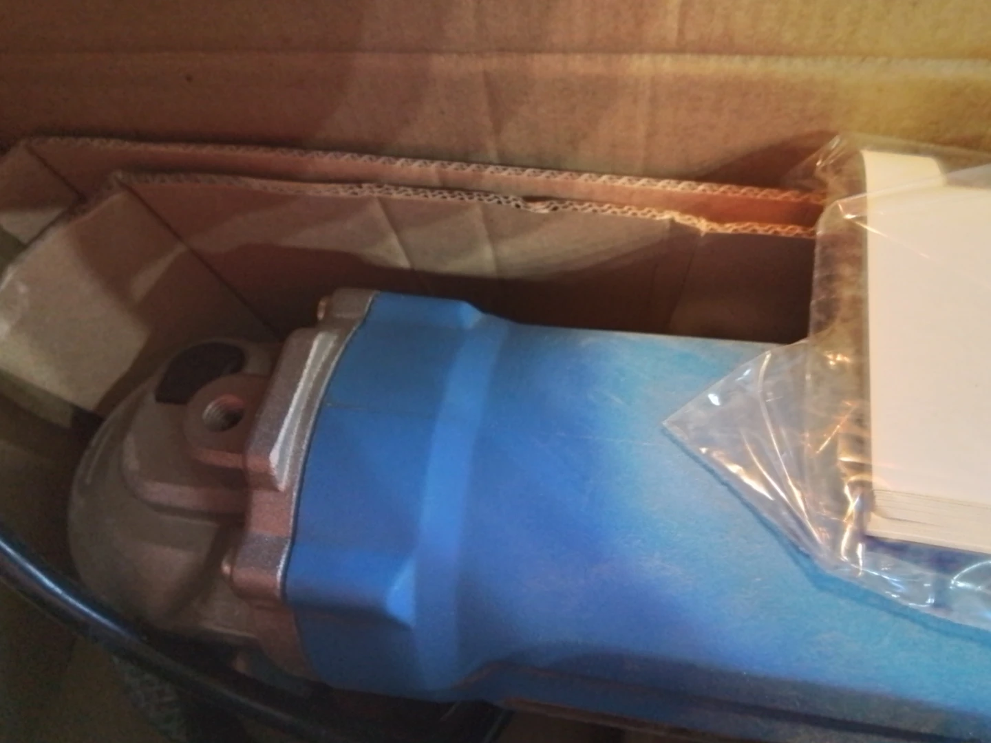 NEW IN BOX: Mastercraft 9A Corded 5-inch Angle Grinder Kit - photo 4
