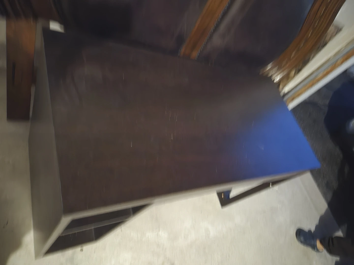 Desk - photo 2